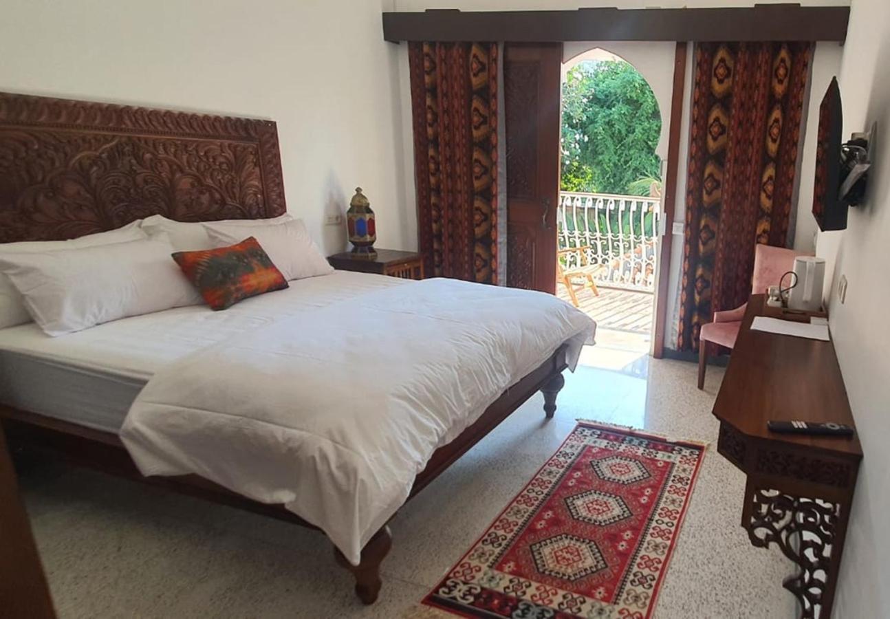 Blue Garden Boutique Hotel Jepara Bagian luar foto