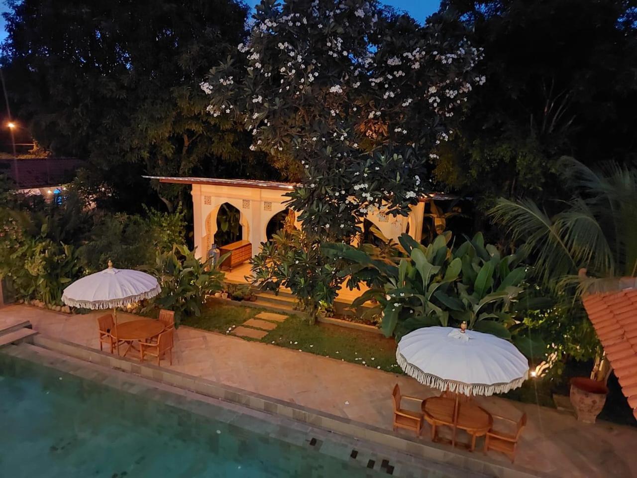 Blue Garden Boutique Hotel Jepara Bagian luar foto