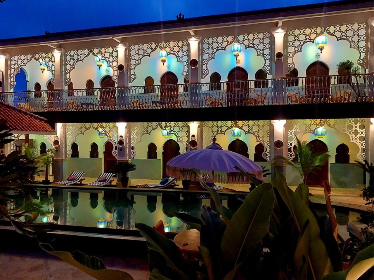 Blue Garden Boutique Hotel Jepara Bagian luar foto