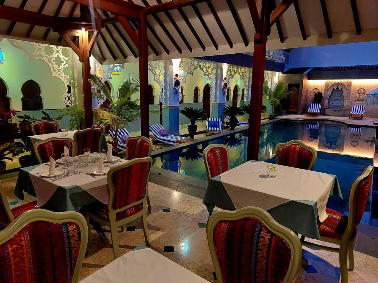 Blue Garden Boutique Hotel Jepara Bagian luar foto