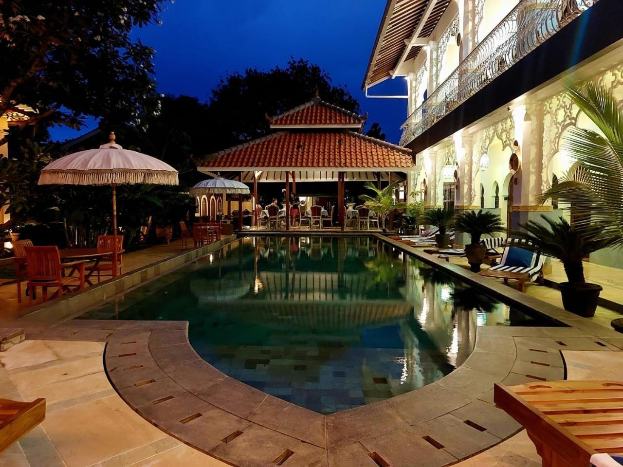 Blue Garden Boutique Hotel Jepara Bagian luar foto