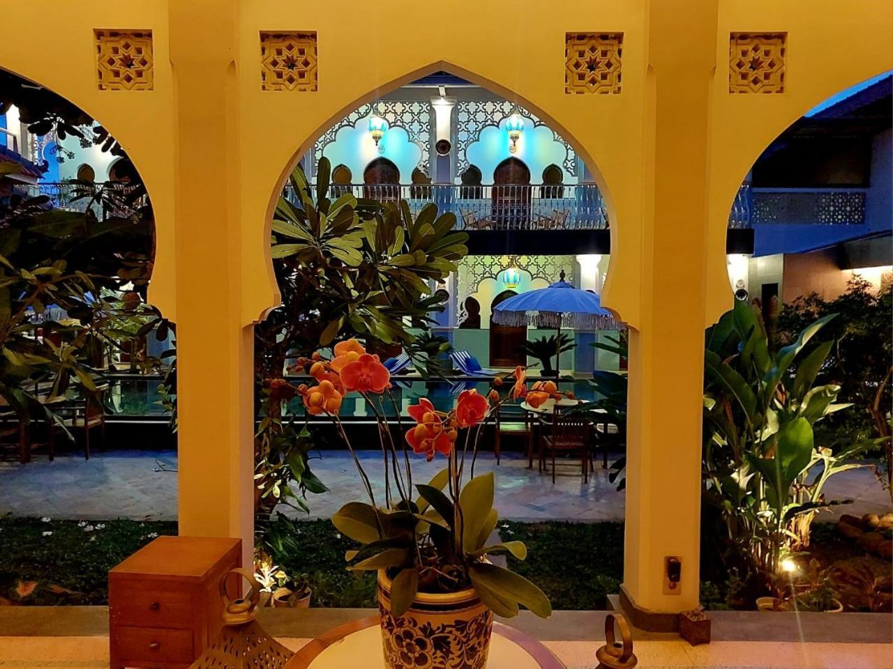 Blue Garden Boutique Hotel Jepara Bagian luar foto